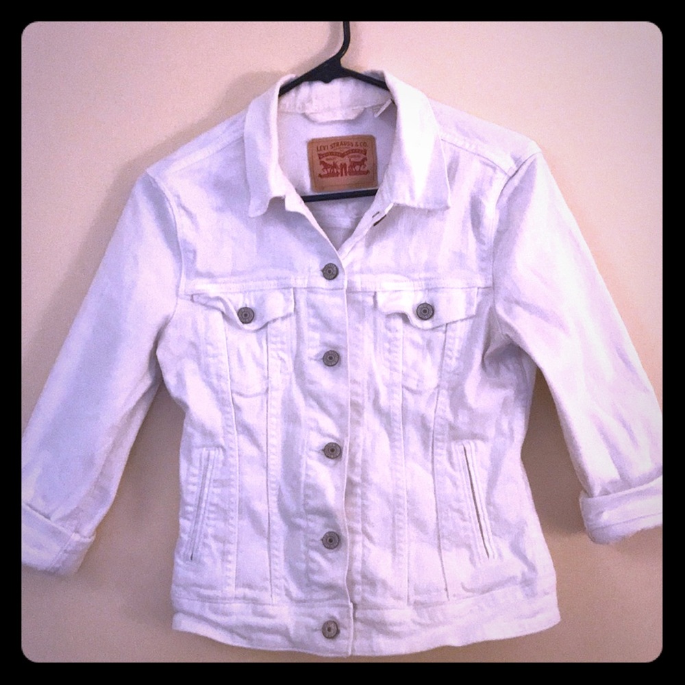 Size small white jean Levi jacket